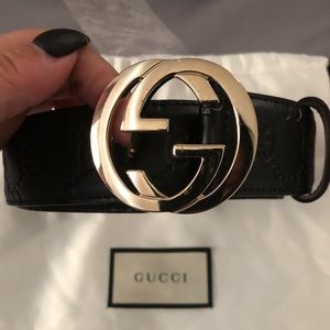 Signature Gucci belt